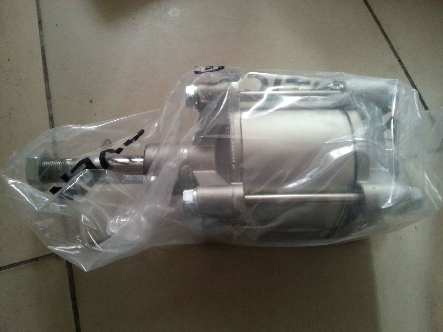 珠海客戶訂購的rexroth氣缸今日到貨!