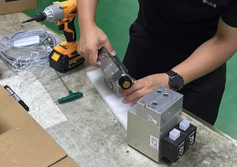 博揚工程師成功組裝并檢測組合閥,彰顯專業實力確保品質